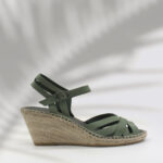 Sandalia cuña mujer verde